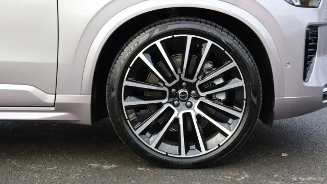 Vehicle Thumbnail 2
