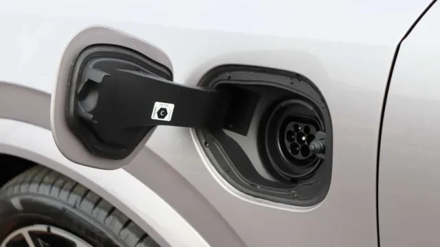 Vehicle Thumbnail 9