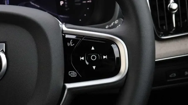 Vehicle Thumbnail 16