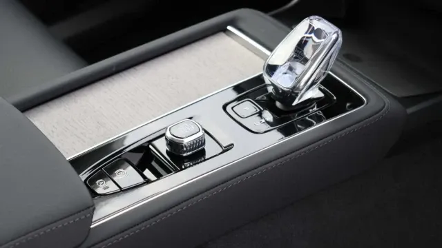 Vehicle Thumbnail 20