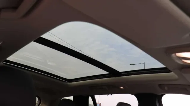 Vehicle Thumbnail 26