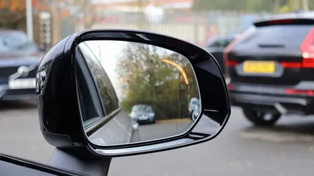 Vehicle Thumbnail 27