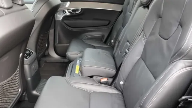 Vehicle Thumbnail 28