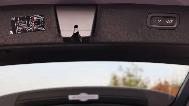 Vehicle Thumbnail 30