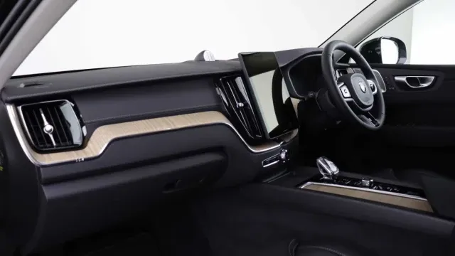 Vehicle Thumbnail 8