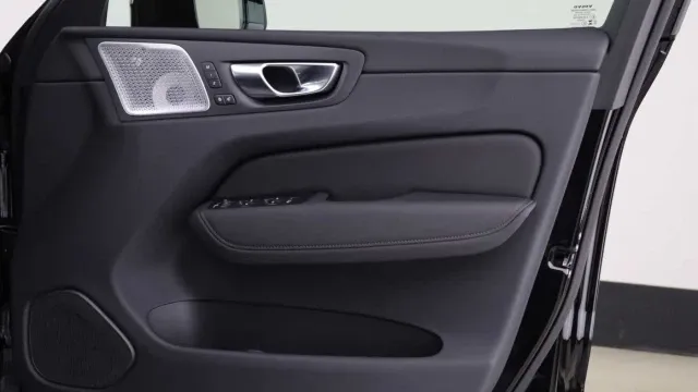 Vehicle Thumbnail 21