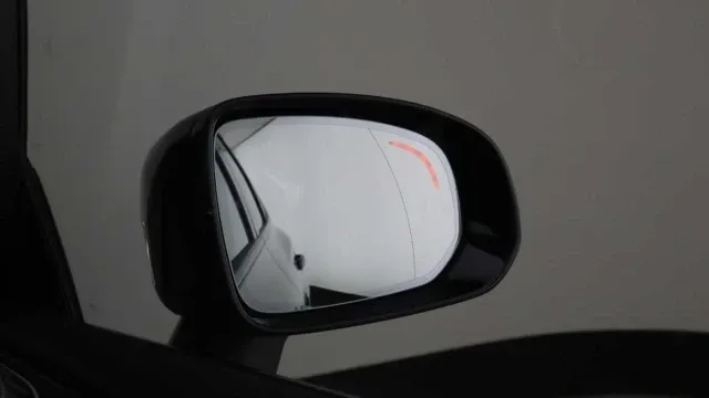 Vehicle Thumbnail 25