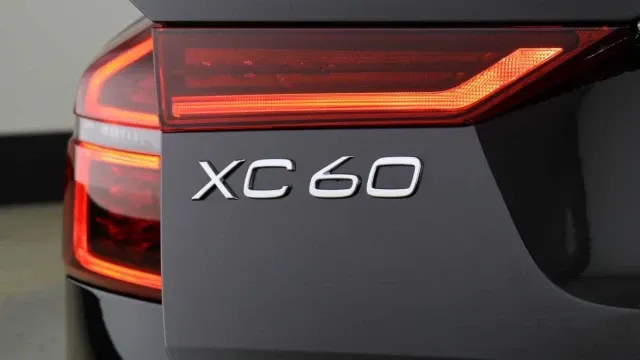 Vehicle Thumbnail 40