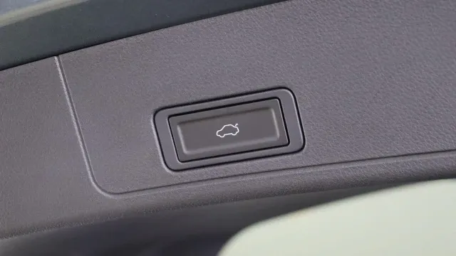 Vehicle Thumbnail 27