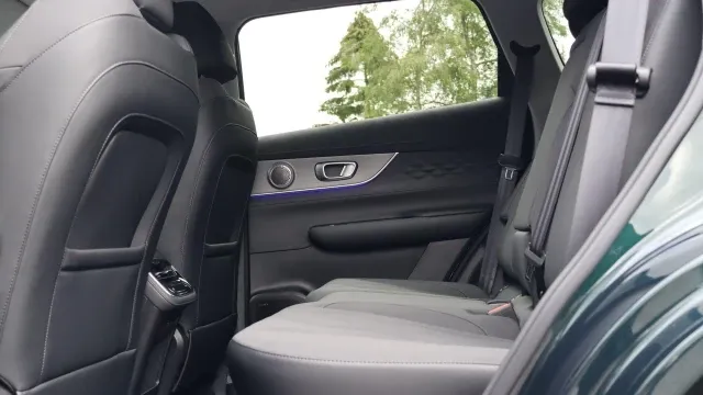 Vehicle Thumbnail 15