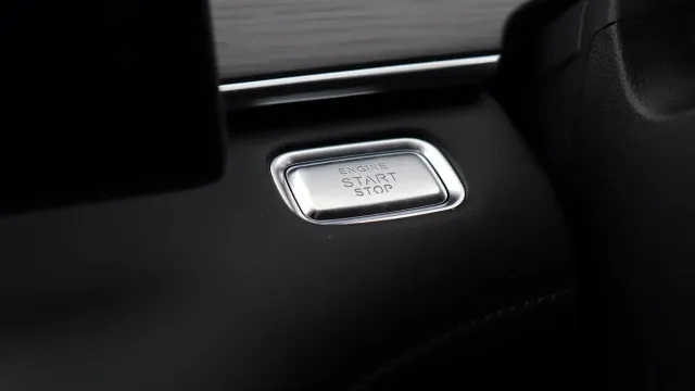 Vehicle Thumbnail 30
