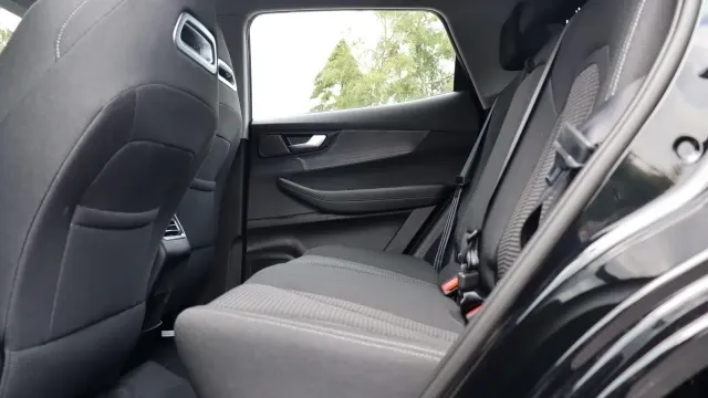 Vehicle Thumbnail 9