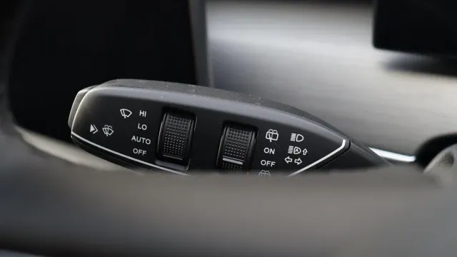 Vehicle Thumbnail 23