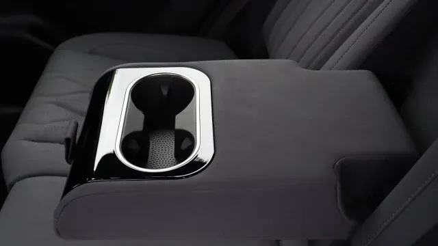 Vehicle Thumbnail 10