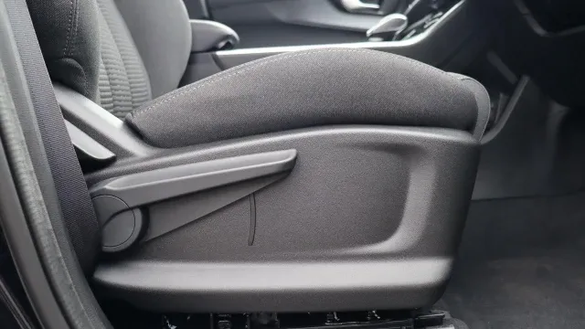 Vehicle Thumbnail 53