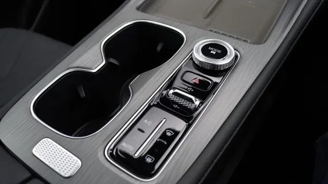 Vehicle Thumbnail 11