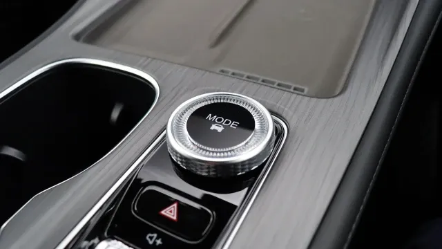 Vehicle Thumbnail 28