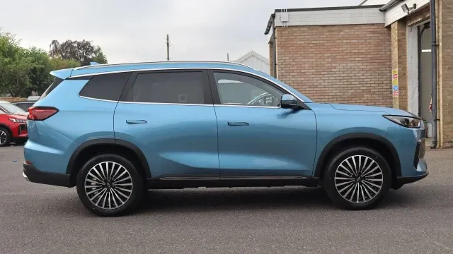 Vehicle Thumbnail 9
