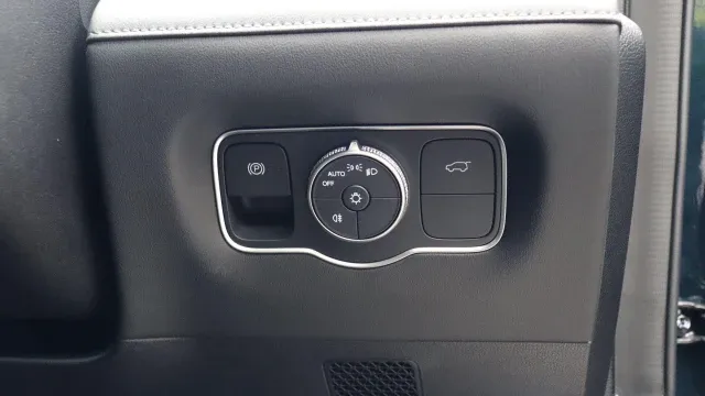 Vehicle Thumbnail 22
