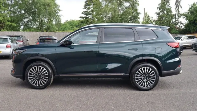 Vehicle Thumbnail 8