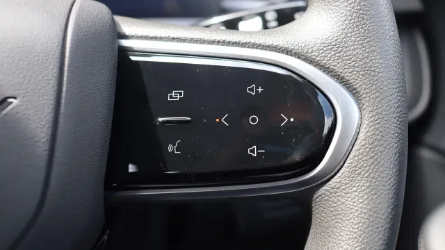 Vehicle Thumbnail 12