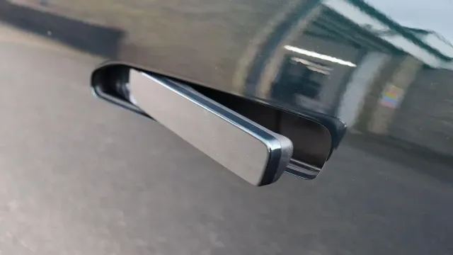 Vehicle Thumbnail 76