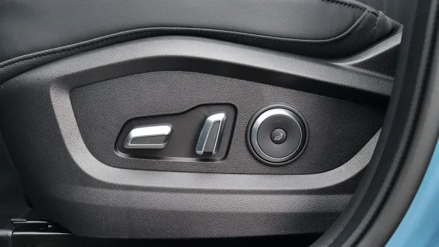 Vehicle Thumbnail 53
