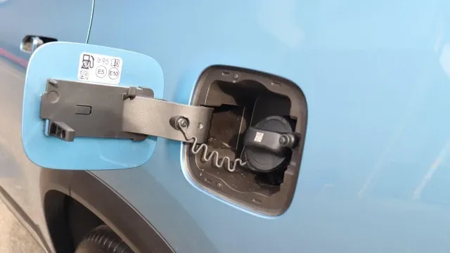 Vehicle Thumbnail 30