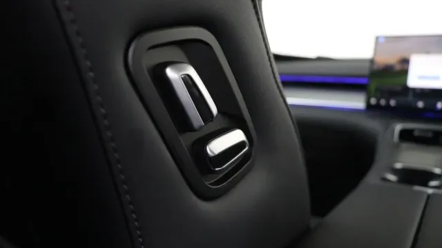 Vehicle Thumbnail 71