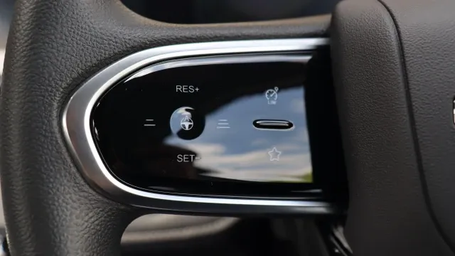 Vehicle Thumbnail 11