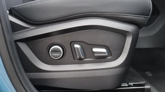 Vehicle Thumbnail 37