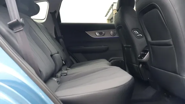 Vehicle Thumbnail 42