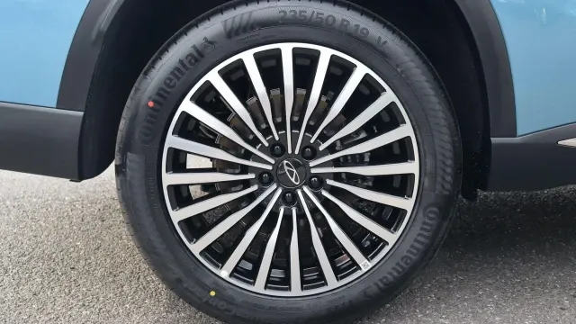 Vehicle Thumbnail 32