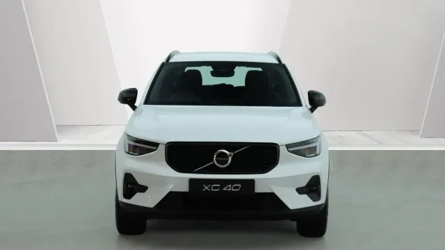 Vehicle Thumbnail 8