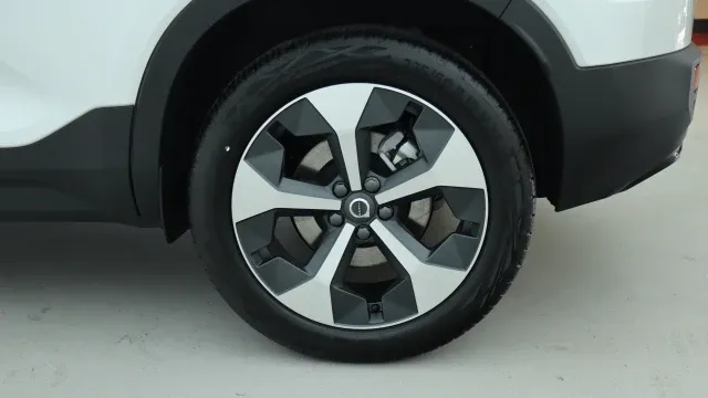 Vehicle Thumbnail 9