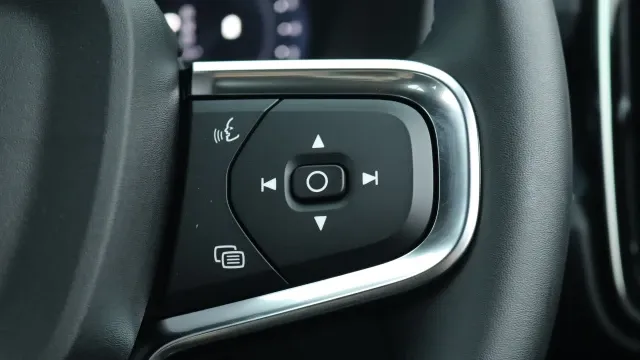 Vehicle Thumbnail 20