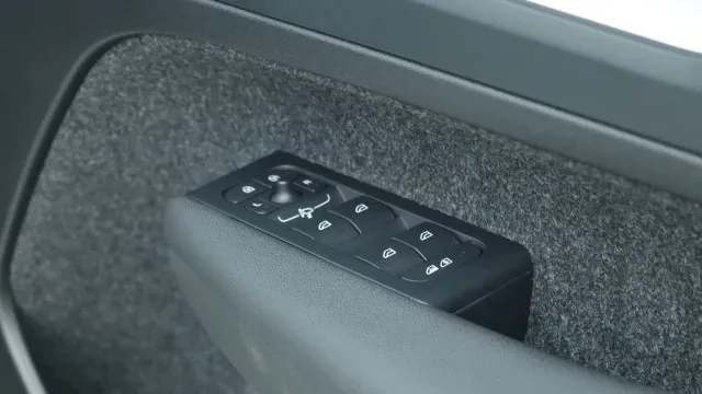 Vehicle Thumbnail 22