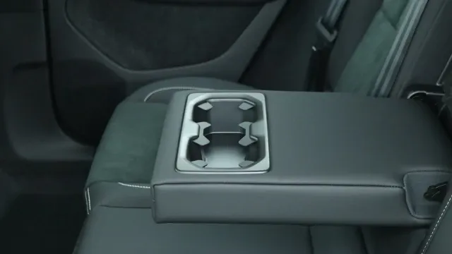 Vehicle Thumbnail 28