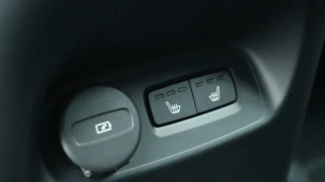 Vehicle Thumbnail 30