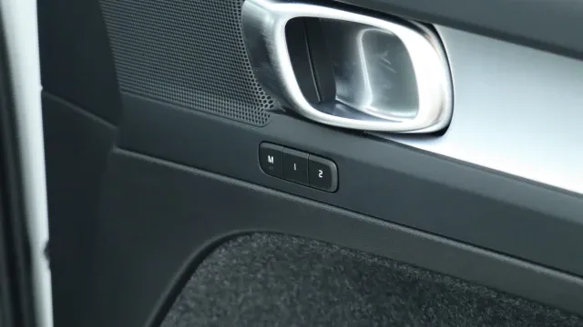 Vehicle Thumbnail 31