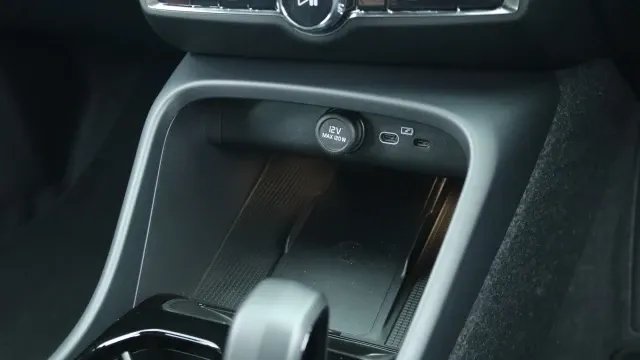 Vehicle Thumbnail 32