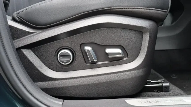 Vehicle Thumbnail 21