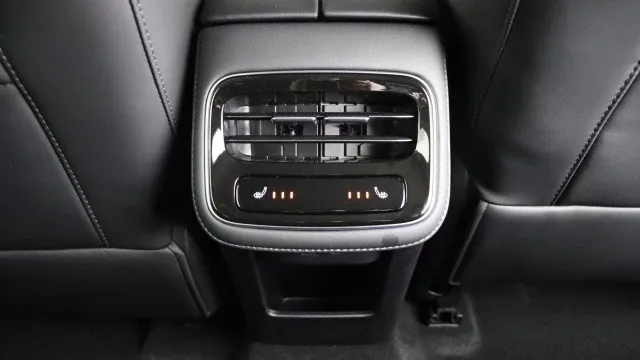 Vehicle Thumbnail 28