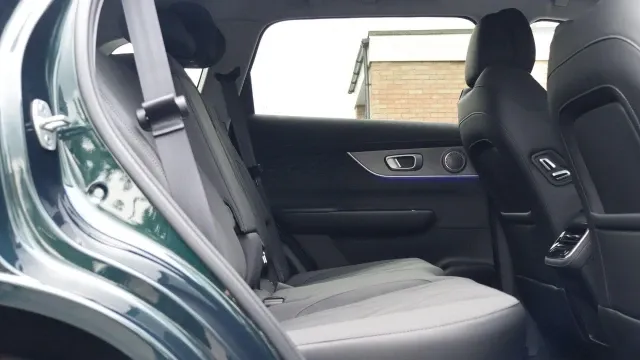 Vehicle Thumbnail 14