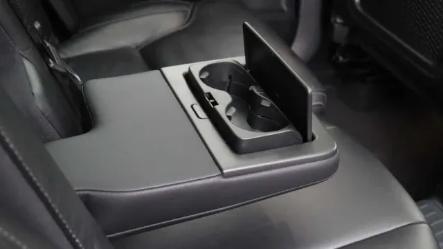 Vehicle Thumbnail 9