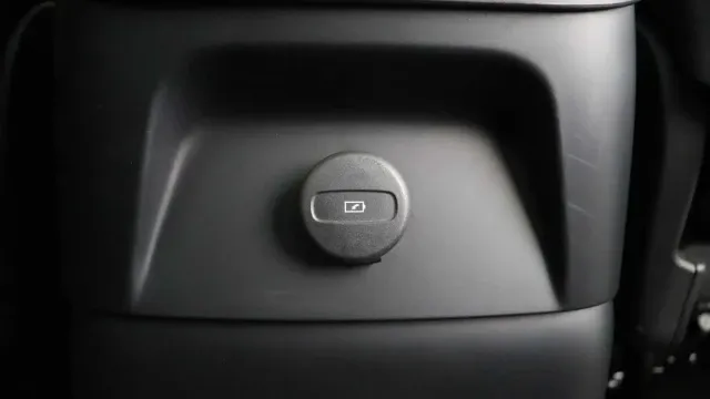 Vehicle Thumbnail 10
