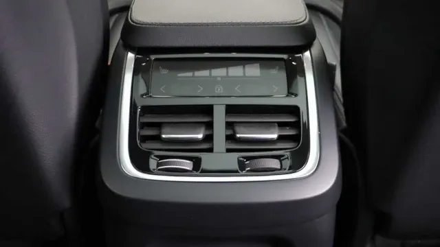 Vehicle Thumbnail 11