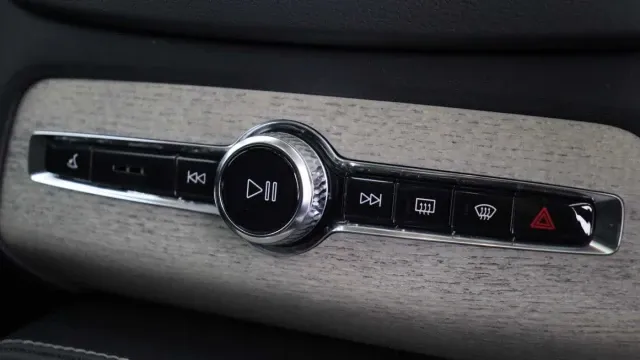 Vehicle Thumbnail 29