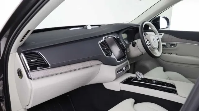 Vehicle Thumbnail 7