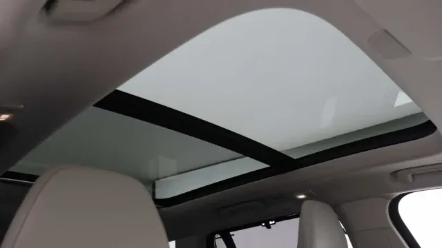 Vehicle Thumbnail 8